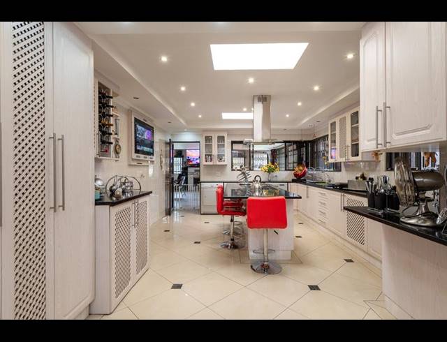 4 BEDROOM HOUSE FOR SALE IN THE HILL